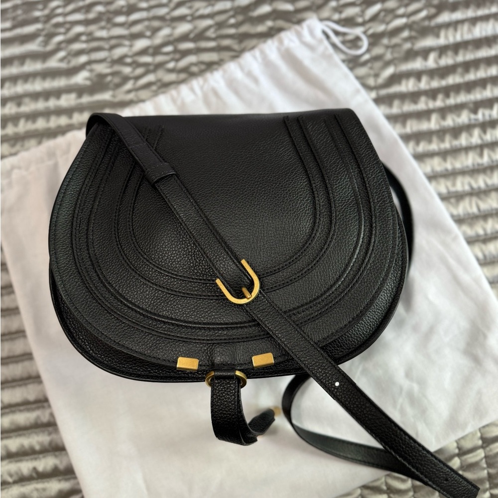 Chloe Medium Marcie leather crossbody bag in black.